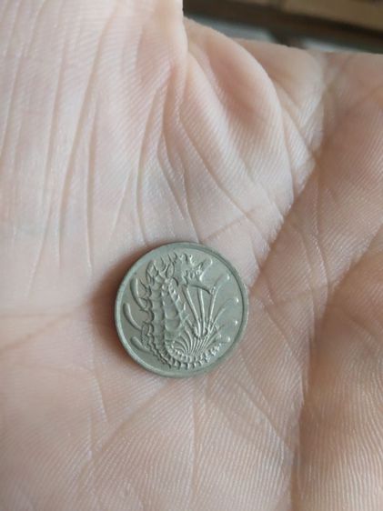 เหรียญประเทศสิงคโปร์(เป็นเหรียญสิงคโปร์ชนิด10เซนต์(เหรียญกษาปณ์ชนิดหมุนเวียน)(ถูกผลิตขึ้นในปีคริสตศักราช1982))สำหรับเอาไว้สะสมหรือโชว์ก็ได้ รูปที่ 7