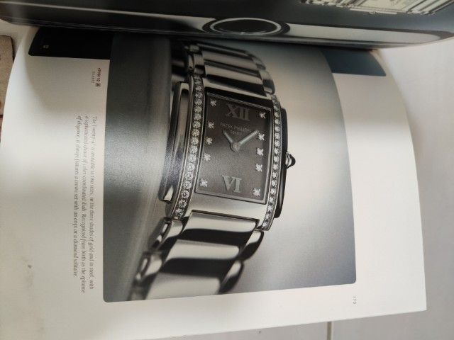 ขาย หนังรวมนาฬิกา PATEK PHILIPPE

ปี 2010-2011 ความหนา 234 หน้า

นาฬิกาชาย 219 รุ่น

นาฬิกาหญิง 226 รุ่น


 รูปที่ 4