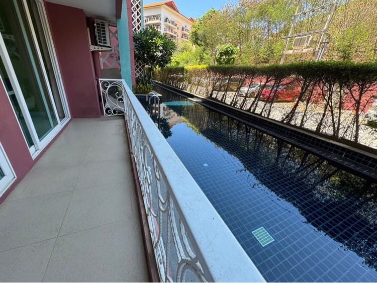 ขาย Pool villa คอนโด แกรนด์ แคริบเบียน รีสอร์ท พัทยา Grande Caribbean Pattaya ห้องมุมส่วนตัว ห้องติดสระส่วนตัวเดินลงสระว่ายน้ำได้เลย