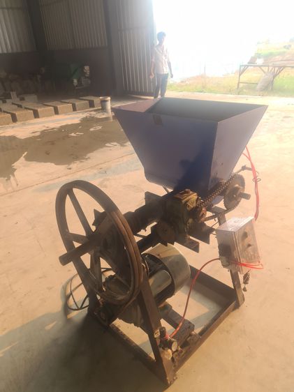 เครื่องอัดแท่งถ่าน ครบเซ็ต รูปที่ 9