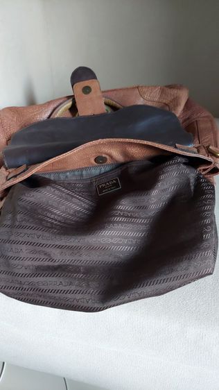 กระเป๋าถือ Prada แท้ ใบใหญ่จุใจ รูปที่ 15