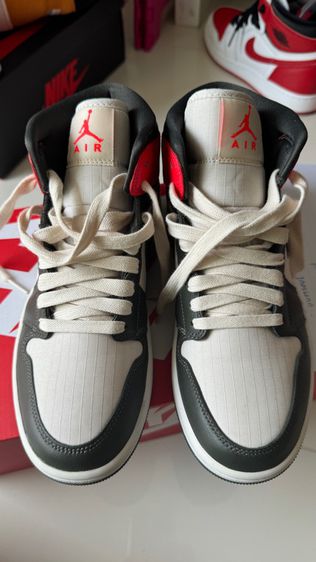 รองเท้า Nike Air Jordan 1 Mid SE "Newsprint" sneakers รูปที่ 4