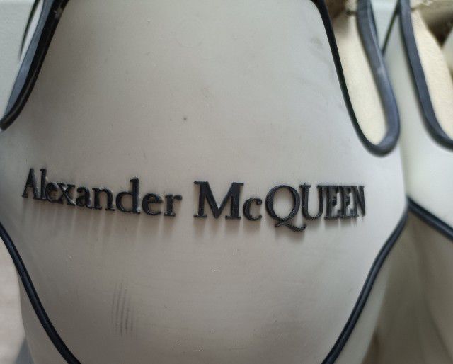(เบอร์ 42)รองเท้าผ้าใบหนัง Alaxzander McQueen เบอร์ 42 ยาว 26.5 cm ของแท้สภาพดีพร้อมใช้งาน รูปที่ 2