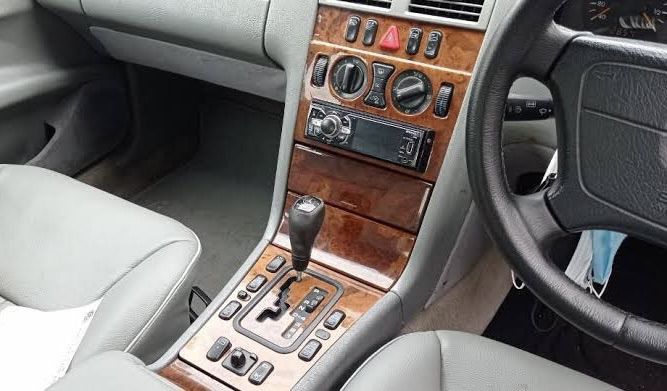 แท่นเกียร์ พร้อมด้ามเกียร๋ออโต้ BENZ W140 W210 R129 R170 W208 รุ่นเกียร์ 5 Speed มือสอง สภาพดี รูปที่ 15