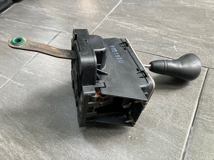 แท่นเกียร์ พร้อมด้ามเกียร๋ออโต้ BENZ W140 W210 R129 R170 W208 รุ่นเกียร์ 5 Speed มือสอง สภาพดี รูปที่ 7