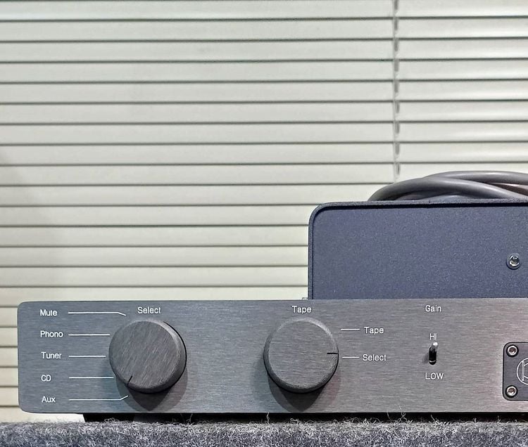 ขายปรีแอมป์ไฮเอ็นด์ Krell KSP-7B Stereo Pre Amplifier รูปที่ 3