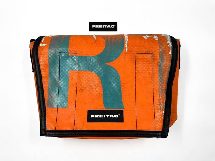 กระเป๋าผ้าใบ Freitag รุ่น Dexter มือสอง สภาพใช้งาน สภาพเซอร์ รูปที่ 4