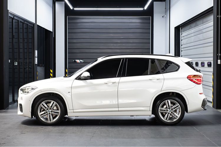 BMW X1 2020 2.0 sDrive20d M Sport Utility-car ดีเซล ไม่ติดแก๊ส เกียร์อัตโนมัติ ขาว รูปที่ 2