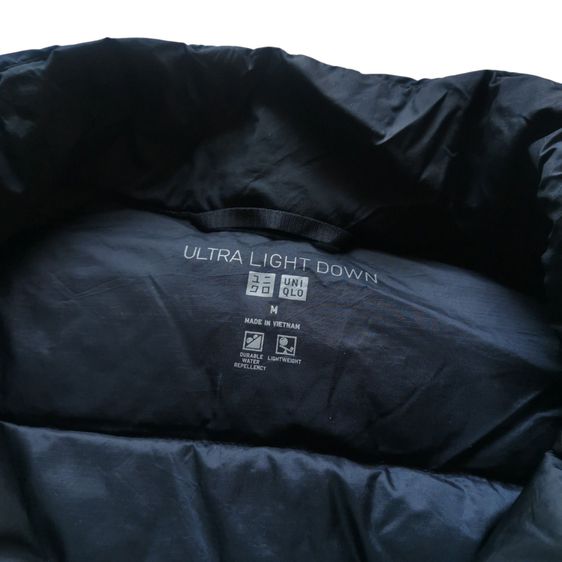 Uniqlo Navy Blues Lightweight Water Repellent Down Puffer Jacket รอบอก 43” รูปที่ 4