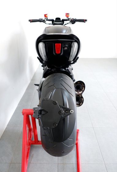Ducati Diavel Facelift ปี15 วิ่ง 12,000 โล ของแต่ง 2 แสนกว่า หล่อๆ สภาพกริ๊บๆเลยครับ รูปที่ 4