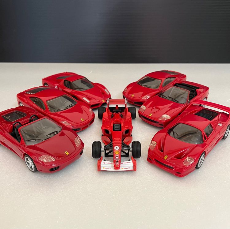 โมเดลรถ Ferrari 6 รุ่น 7 คัน