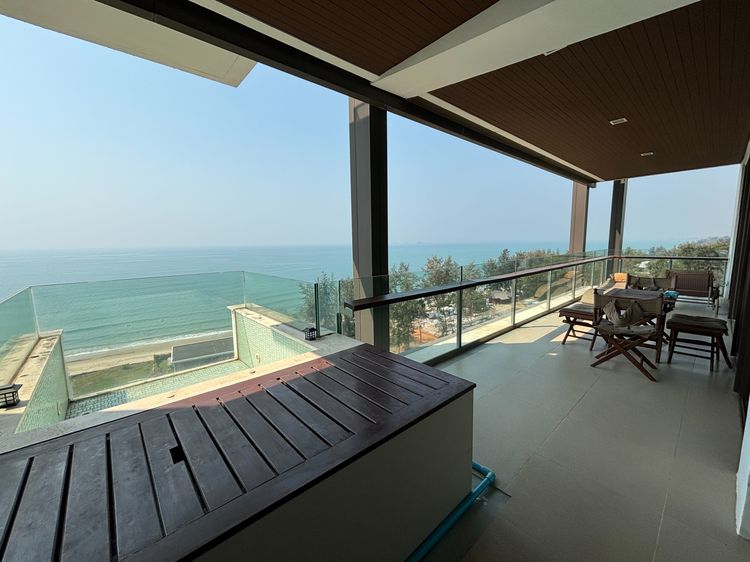 A Spacious Corner Condo Unit, 3 Bed 2 Bath with Stunning View of Endless Ocean Beachfront ขายคอนโดห้องใหญ่ วิวทะเล โครงการติดหาด ระยอง รูปที่ 2