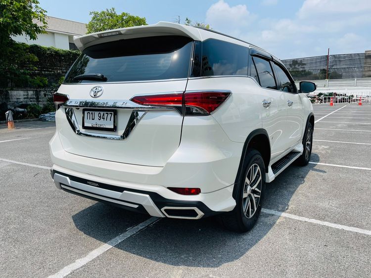Toyota Fortuner 2019 2.4 V Utility-car เบนซิน ไม่ติดแก๊ส เกียร์อัตโนมัติ ขาว รูปที่ 4