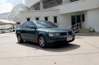 Volkswagen Passat ปี 2003