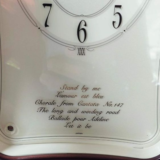 Sale1100บาท นาฬิกาตั้งโต๊ะ Seiko Emblem กรอบไม้แท้ มีเสียงเพลง 6 เพลง มือสองจากญี่ปุ่น มีตำหนิตามรูปและคลิป 
 รูปที่ 4