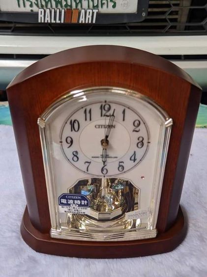 Sale2000บาท นาฬิกาตั้งโต๊ะCITIZEN กรอบทำจากไม้แท้ ประดับด้วยเพชร Swarovki มือสองจากญี่ปุ่นสภาพสวยฝาปิดถ่านด้านหลังไม่มี 
 รูปที่ 2