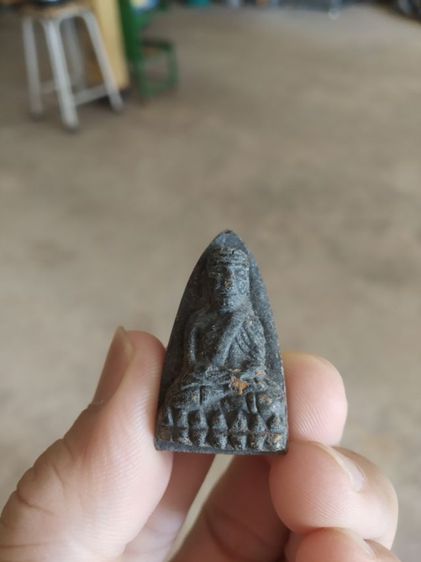 พระเนื้อว่านผสมผง(พระพิมพ์พระหลวงปู่ทวด(พระหลวงพ่อชำนาญ)(วัดบางกุฎีทอง)(จังหวัดปทุมธานี)(ตอกชื่อวัดอยู่ข้างใต้องค์พระ))พระเครื่องรางของมงคล รูปที่ 4