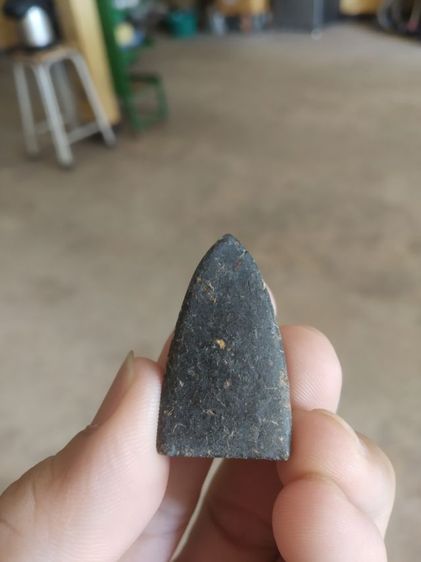 พระเนื้อว่านผสมผง(พระพิมพ์พระหลวงปู่ทวด(พระหลวงพ่อชำนาญ)(วัดบางกุฎีทอง)(จังหวัดปทุมธานี)(ตอกชื่อวัดอยู่ข้างใต้องค์พระ))พระเครื่องรางของมงคล รูปที่ 6