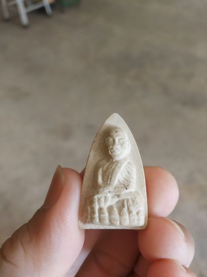 พระเนื้อว่านผสมผง(พระพิมพ์พระหลวงปู่ทวดหลังอักขระ(เนื้อผงพุทธคุณสีขาว)(วัดช้างให้จังหวัดปัตตานี)(010101))พระบ้านพระเครื่องรางของมงคล รูปที่ 2