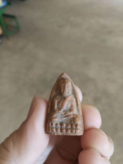 พระเนื้อดินผสมผงว่าน(พระรูปเหมือนพระหลวงปู่ทวดหลังเรียบ(ไม่ทราบพระเกจิที่สร้าง)(230406)(ไม่ทราบรุ่นและอายุ))พระบ้านพระเครื่องรางของมงคล รูปที่ 2