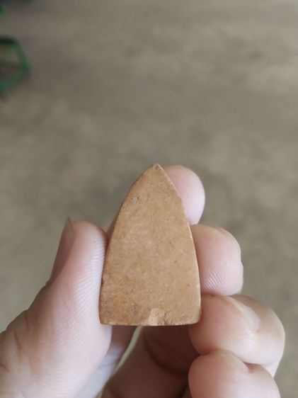 พระเนื้อดินผสมผงว่าน(พระรูปเหมือนพระหลวงปู่ทวดหลังเรียบ(ไม่ทราบพระเกจิที่สร้าง)(230406)(ไม่ทราบรุ่นและอายุ))พระบ้านพระเครื่องรางของมงคล รูปที่ 4