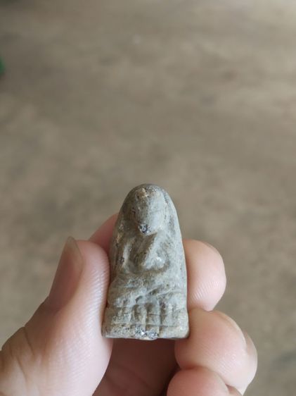 พระเนื้อดินผสมผงว่านพิมพ์เล็ก(พระพิมพ์พระหลวงปู่ทวดหลังเรียบ(ไม่ทราบพระเกจิที่สร้าง)(ไม่ทราบอายุและรุ่น)(230407))พระเครื่องรางของมงคล รูปที่ 2