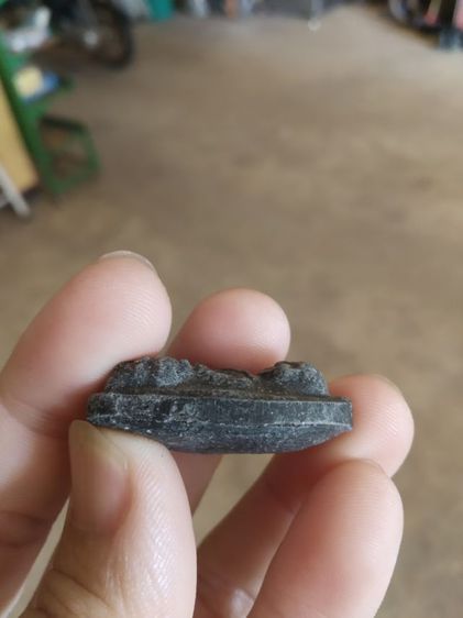 พระเนื้อผงว่านผสมผงใบลาน(พระรูปเหมือนพระหลวงปู่ทวดหลังโค้งเล็กน้อย(ไม่ทราบพระเกจิที่สร้าง)(230408)(ไม่ทราบอายุและรุ่น))พักเครื่องรางของมงคล รูปที่ 11