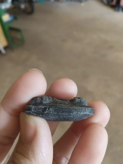 พระเนื้อผงว่านผสมผงใบลาน(พระรูปเหมือนพระหลวงปู่ทวดหลังโค้งเล็กน้อย(ไม่ทราบพระเกจิที่สร้าง)(230408)(ไม่ทราบอายุและรุ่น))พักเครื่องรางของมงคล รูปที่ 14