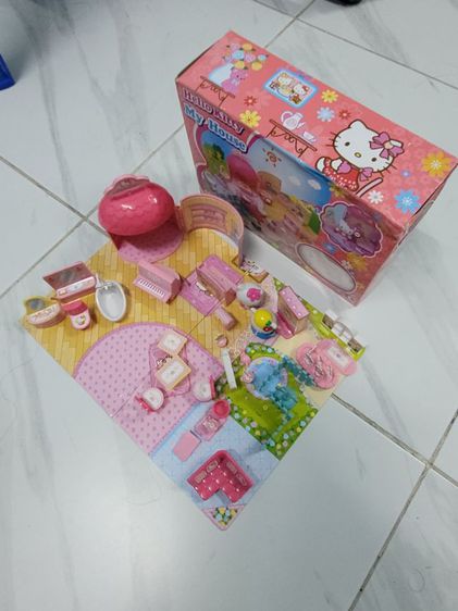 ชุดบ้านของเล่นสำหรับเด็ก บ้านตุ๊กตา ชุดครัวตุ๊กตา My Melody Myhome ของเล่นสวมบทบาทสนุกเพลิดเพลิน  ไปกับตุ๊กตาน่ารัก ที่มีมาถึง 2 ตัวในกล่อง รูปที่ 4