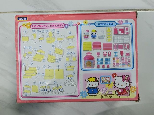 โมเดลของเล่นบ้านตุ๊กตา HELLO KITTY MY HOUSE  น่ารักมาก สีสันสดใส ในกล่องมีอุปกรณ์ตกแต่งมากมายเลย  ตุ๊กตาคิตตี้ และผองเพื่อน รูปที่ 3