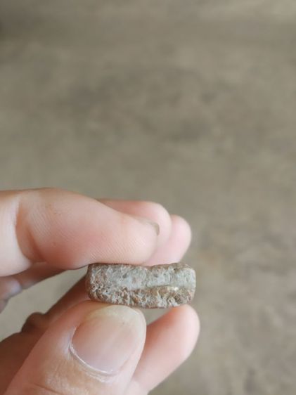 พระเนื้อดินพิมพ์กลาง(พระพิมพ์พระซุ้มกอหลังเรียบ(ไม่ทราบพระเกจิที่สร้าง)(ไม่ทราบรุ่นและอายุ)(240401))พระบ้านพระเครื่องรางของมงคล รูปที่ 16