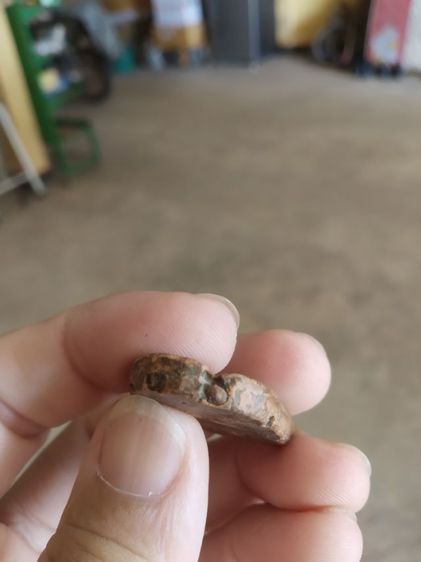 พระเนื้อดินพิมพ์กลาง(พระพิมพ์พระซุ้มกอหลังเรียบ(มีตำหนิรอยแตกหัก)(ไม่ทราบพระเกจิที่สร้าง)(240405)(ไม่ทราบรุ่น))พระบ้านพระเครื่องรางของมงคล รูปที่ 10