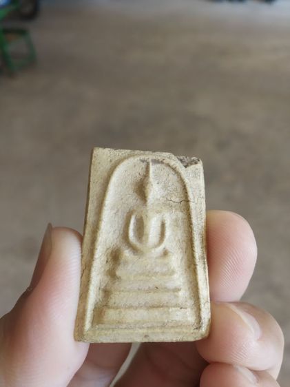 พระเนื้อว่านผสมผง(พระพิมพ์พระสมเด็จหลังรัชกาลที่ห้า(240422)(ไม่ทราบพระเกจิที่สร้าง)(พระชำรุด)(ไม่ทราบอายุและรุ่น))พระเครื่องรางของมงคล รูปที่ 5