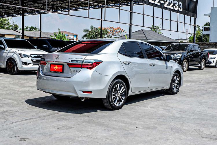 Toyota Altis 2018 1.6 E Sedan เบนซิน ไม่ติดแก๊ส เกียร์อัตโนมัติ บรอนซ์เงิน รูปที่ 4