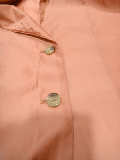 2Pink เสื้อคลุมสีส้มอิฐ size L กระดุมหน้า ไม่มีกระเป๋า อก 42 ยาว 28 แขนยาว 21.5 ไหล่กว้าง 8 นิ้ว สภาพดี สีจริงจะใกล้เคียงกับ2ภาพสุดท้าย รูปที่ 10