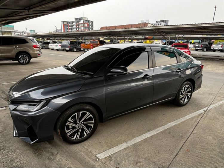 Toyota Yaris ATIV 2023 1.2 Premium Sedan เบนซิน ไม่ติดแก๊ส เกียร์อัตโนมัติ เทา รูปที่ 3