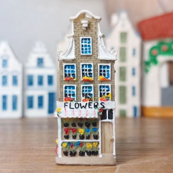 โมเดลบ้านเรซิ่น ร้านขายดอกไม้ สไตล์ยุโรป เป็นงานจากประเทศ Holland ครับ งานสวยน่ารักมากๆครับ💐✨️ รูปที่ 1