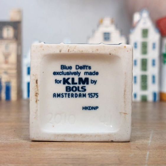 บ้านเซรามิก KLM No.41 เป็นงานสะสมจากประเทศเนเธอร์แลนด์ ข้างในบรรจุเหล้า สภาพสมบูรณ์งานสวย คุณค่าแก่การสะสมมากๆครับ🇳🇱 รูปที่ 5