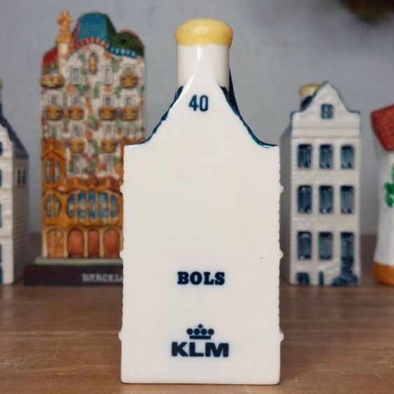 บ้านเซรามิก KLM No.40 เป็นงานสะสมจากประเทศเนเธอร์แลนด์ ข้างในบรรจุเหล้า สภาพสมบูรณ์งานสวย คุณค่าแก่การสะสมมากๆครับ🇳🇱 รูปที่ 3