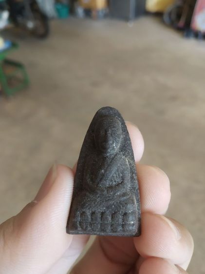 พระเนื้อว่านดำผสมผง(พระพิมพ์พระหลวงปู่ทวดหลังยันต์อักขระ(250402)(ไม่ทราบพระเกจิที่สร้าง)(ไม่ทราบรุ่นและอายุ))พระบ้านพระเครื่องรางของมงคล รูปที่ 4