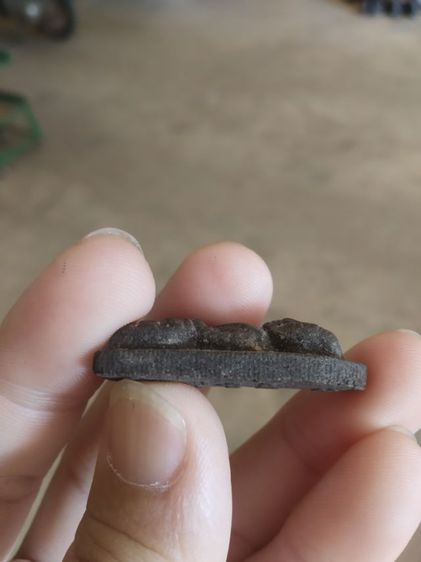 พระเนื้อว่านดำผสมผง(พระพิมพ์พระหลวงปู่ทวดหลังยันต์อักขระ(250402)(ไม่ทราบพระเกจิที่สร้าง)(ไม่ทราบรุ่นและอายุ))พระบ้านพระเครื่องรางของมงคล รูปที่ 16