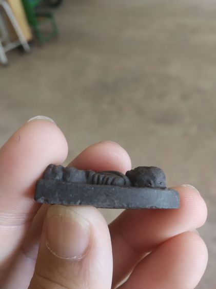 พระเนื้อว่านดำผสมผง(พระพิมพ์พระหลวงปู่ทวดหลัง(สันติสุโข)(พระใหม่ไม่ทราบพระเกจิที่สร้าง)(250403))พระบ้านพระเครื่องรางของมงคล รูปที่ 10