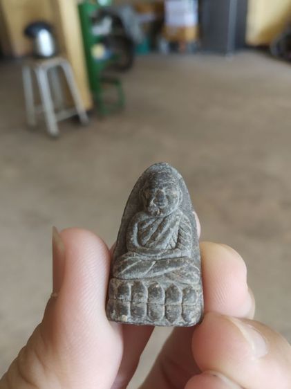 พระเนื้อว่านผสมผง(พระพิมพ์พระหลวงปู่ทวดหลังเรียบ(พระใหม่ไม่ทราบพระเกจิที่สร้าง)(250404)(ไม่ทราบอายุและรุ่น))พระบ้านพระเครื่องรางของมงคล รูปที่ 7