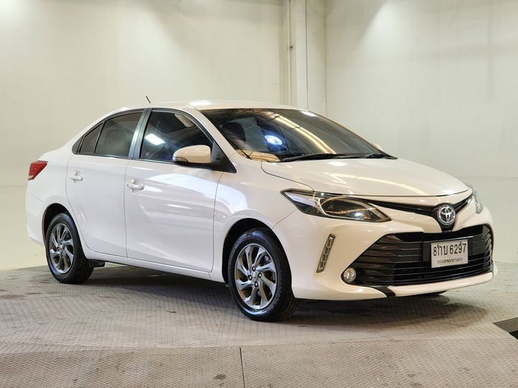 Toyota Vios 2019 1.5 Mid Sedan เบนซิน เกียร์อัตโนมัติ ขาว รูปที่ 1