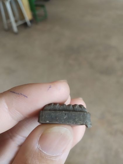 พระเนื้อว่านดำผสมผงพิมพ์กลาง(พระพิมพ์พระหลวงปู่ทวดหลังเรียบ(พระใหม่ไม่ทราบพระเกจิที่สร้าง)(250405))พระบ้านพระเครื่องรางของมงคล รูปที่ 16