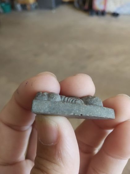 พระเนื้อว่านผสมผงพิมพ์กลาง(พระพิมพ์พระหลวงปู่ทวดหลังเรียบ(เนื้อออกเทาดำ)(พระใหม่ไม่ทราบพระเกจิที่สร้าง)(ไม่ทราบอายุและรุ่น)(250406)) รูปที่ 15