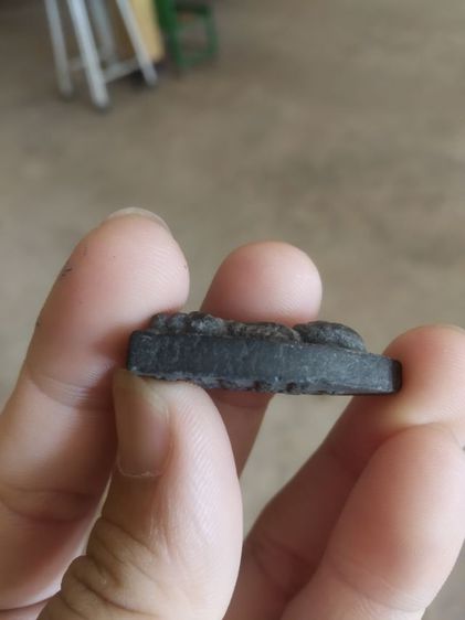 พระเนื้อว่านดำผสมผงพิมพ์เตารีด(พระพิมพ์พระหลวงปู่ทวดหลังอักขระ(อักษรนูน)(วัดช้างให้จังหวัดปัตตานี)(ไม่ทราบรุ่น)(250409))พระเครื่องรางของมงคล รูปที่ 12