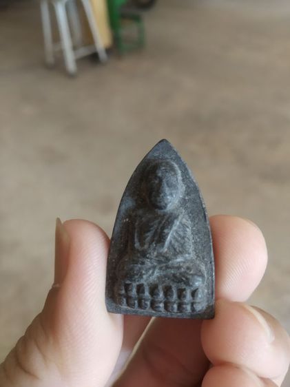 พระเนื้อว่านดำผสมผงพิมพ์เตารีด(พระพิมพ์พระหลวงปู่ทวดหลังอักขระ(อักษรนูน)(วัดช้างให้จังหวัดปัตตานี)(ไม่ทราบรุ่น)(250409))พระเครื่องรางของมงคล รูปที่ 8