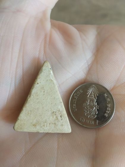 พระเนื้อว่านผสมผง(พระพิมพ์พระนางพญาหลังเรียบเนื้อออกขาวเหลือง(250410)(ไม่ทราบพระเกจิที่สร้าง)(ไม่ทราบอายุและรุ่น))พระเครื่องรางของมงคล รูปที่ 6