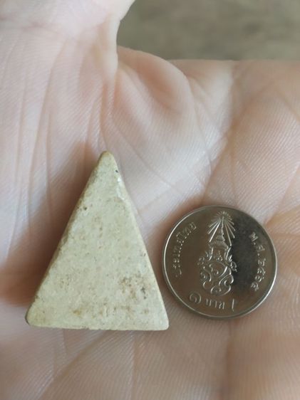 พระเนื้อว่านผสมผง(พระพิมพ์พระนางพญาหลังเรียบเนื้อออกขาวเหลือง(250410)(ไม่ทราบพระเกจิที่สร้าง)(ไม่ทราบอายุและรุ่น))พระเครื่องรางของมงคล รูปที่ 7